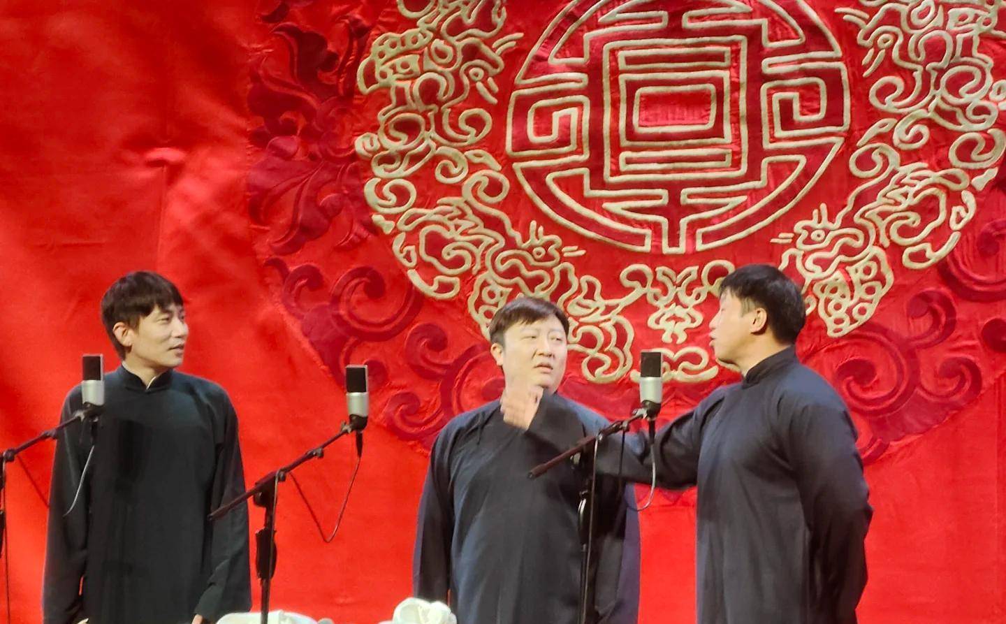 进上流社会娶了美娇妻打高尔夫走国际范AG真人旗舰厅德云社副总烧饼：已挤(图4)