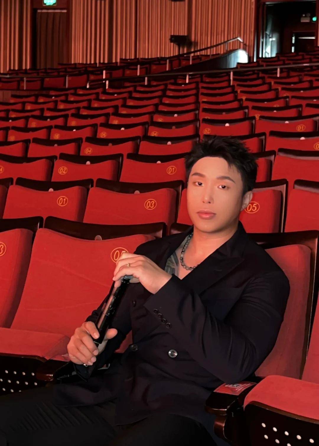 进上流社会娶了美娇妻打高尔夫走国际范AG真人旗舰厅德云社副总烧饼：已挤(图6)