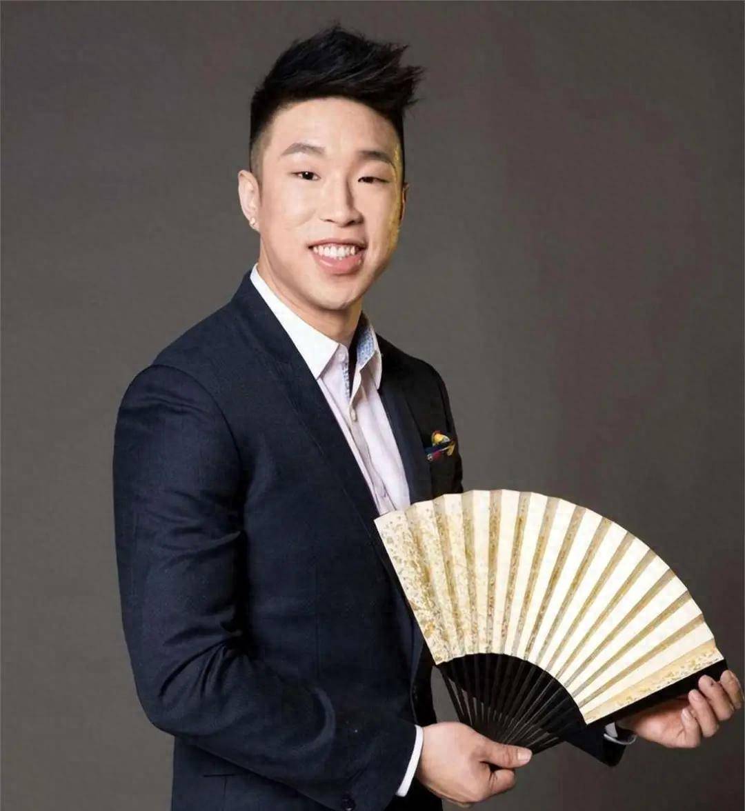 进上流社会娶了美娇妻打高尔夫走国际范AG真人旗舰厅德云社副总烧饼：已挤(图13)